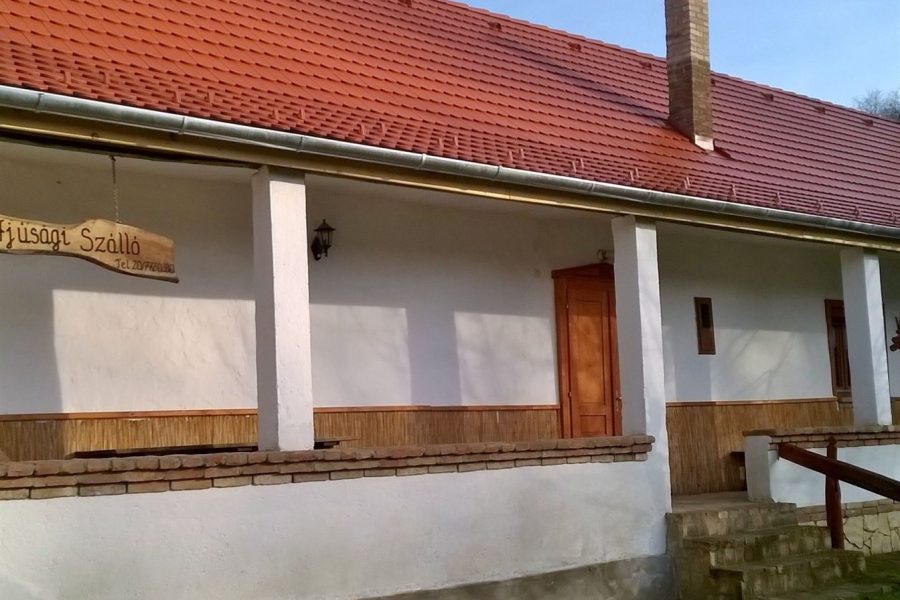 9487-es Ifjúsági szállás Liptód