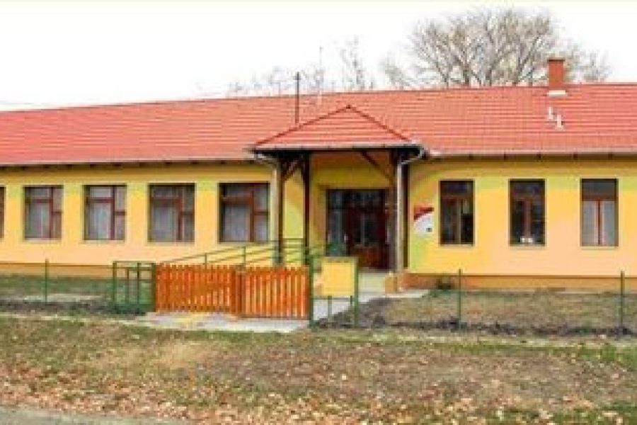 9477-es Ifjúsági szállás Derekegyház