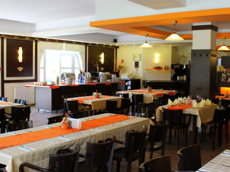 1168361-IMG_7276_Restaurant_2-800x600-1